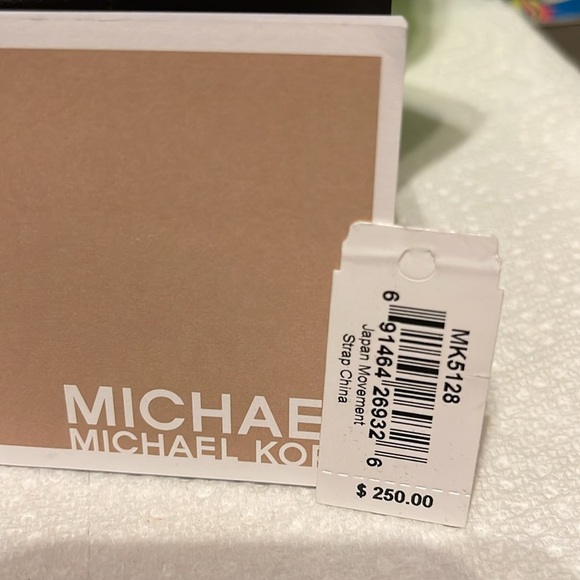 Absolutely stunning Michael kors watch